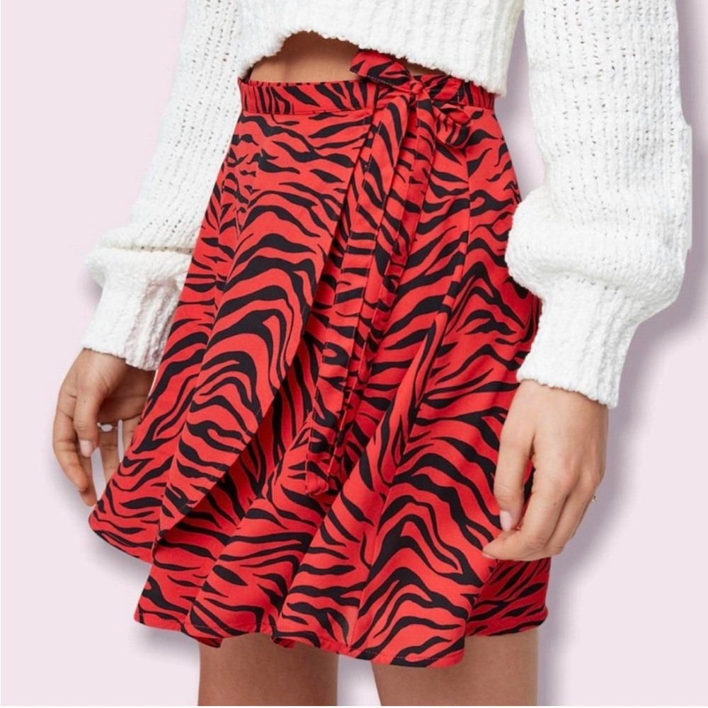 Aritzia - Sunday Best - Tiger Print Red and Black Wrap Skirt - size 00